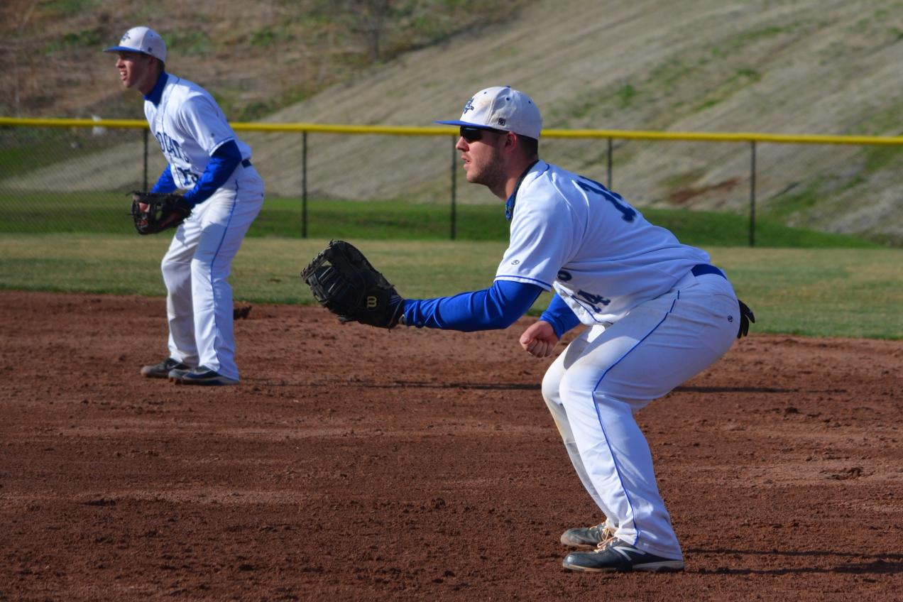 Baseball Sweeps First Three Conference Games, 4th Game Postponed (Rain)