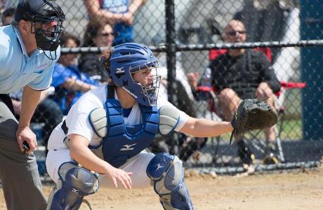 Softball Sweeps Morrisville Behind Stellar Pitching Performance from Reinold, Timely Hitting