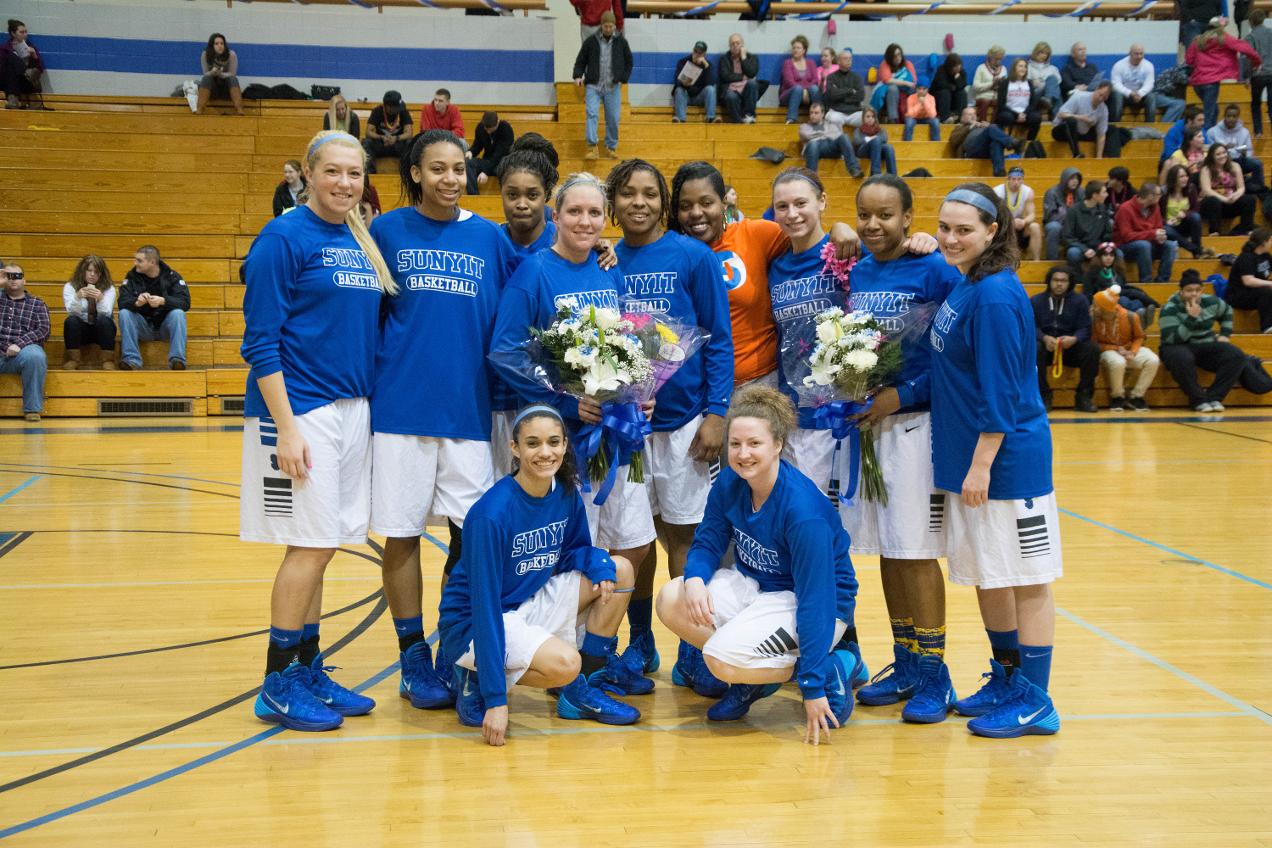 Hanehan Scores 1,000th Career Point on Senior Night; Wildcats Fall to Chargers