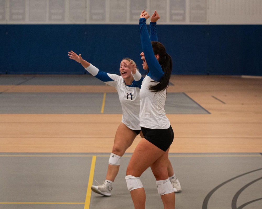 WVB: Wildcats Earn First Wins of the Season Over Old Westbury 3-2 and 3-1.